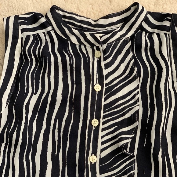 Banana Republic Black and White Tunic Blouse - Picture 2 of 6